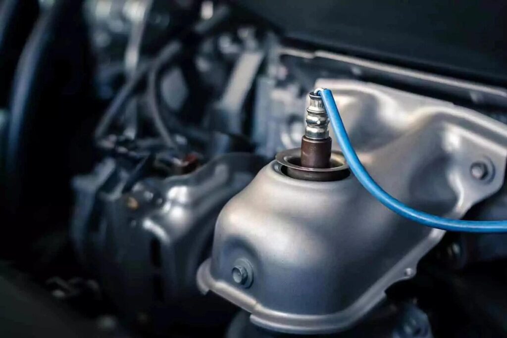 محل نصب سنسور اکسیژن روی مسیر اگزوز خودرو